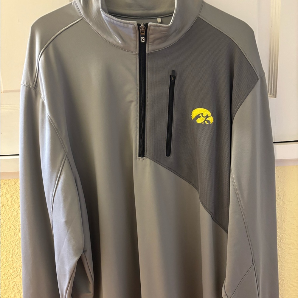 Cutter & Buck Iowa Hawkeyes Quarter Zip
Size XL